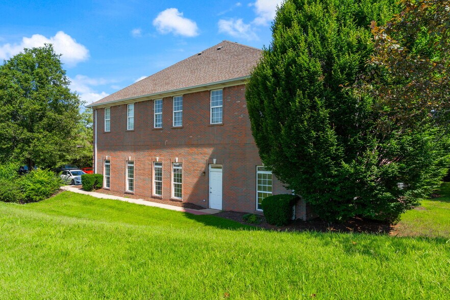 More Photos Of 3240 Office Pointe Pl, Louisville Coworking Space