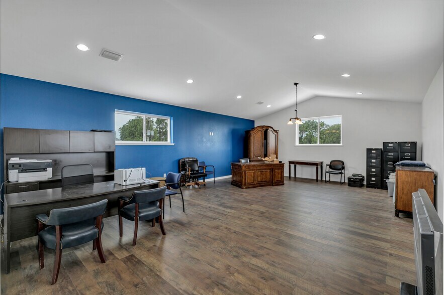 More Photos Of 10070 Fern Hill Dr, Riverview Freestanding For Sale