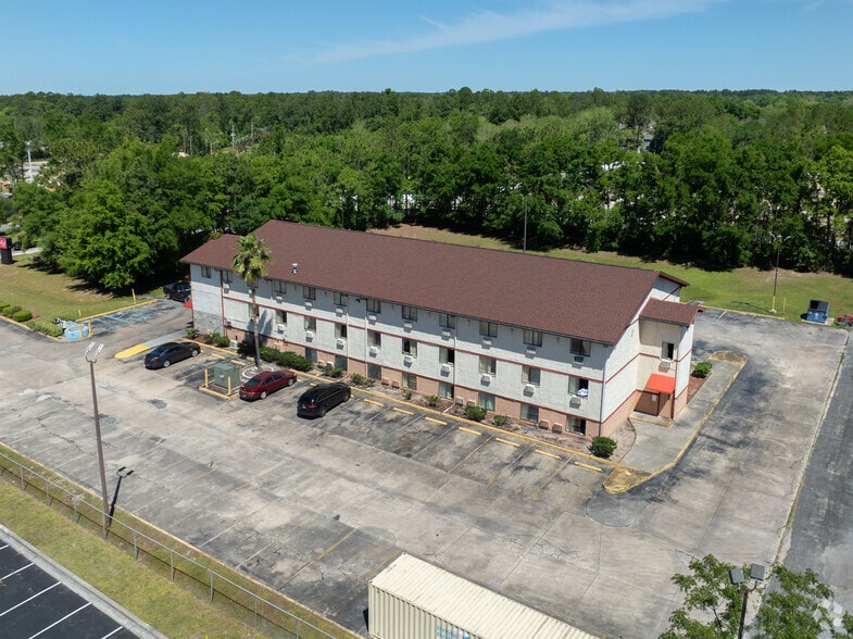 More Photos Of 10901 Harts Rd, Jacksonville Hotel For Sale