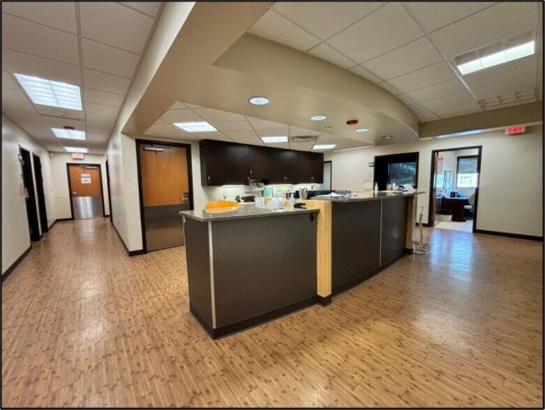 More Photos Of 105-107 Winston Dr, Marshall Medical For Sale