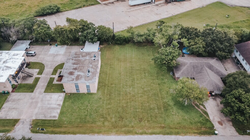 More Photos Of 902 Simpson rd, Victoria Land For Sale