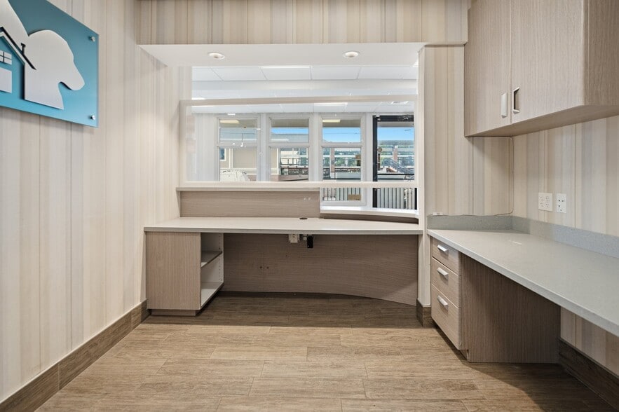More Photos Of 319 Union Ave, Westbury Storefront For Lease
