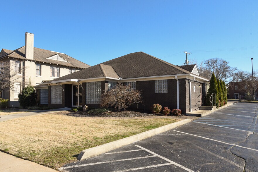 More Photos Of 431 Johnston St SE, Decatur Medical For Lease