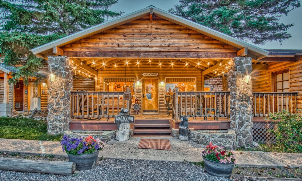 More Photos Of 140 Main St, Greer Specialty For Sale