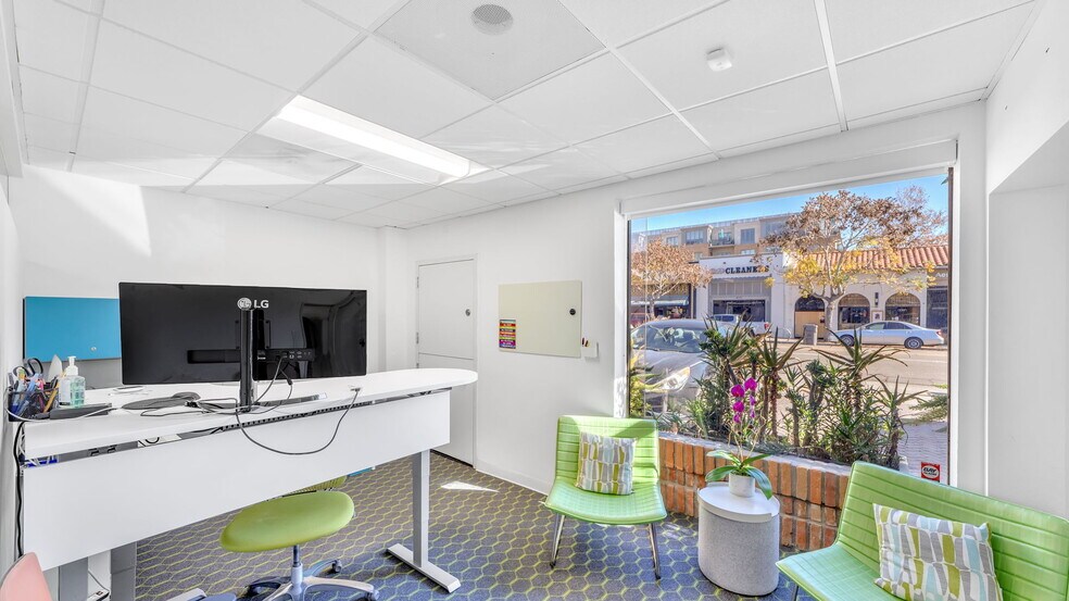 More Photos Of 4010 Goldfinch St, San Diego Loft Creative Space For Sale