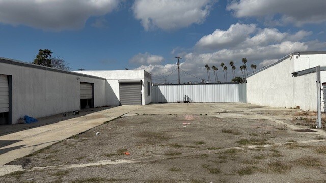 More Photos Of 2915-2919 Southwest Dr, Los Angeles Warehouse For Sale