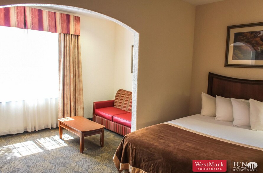 More Photos Of 5310 Englewood Ave, Lubbock Hotel For Sale