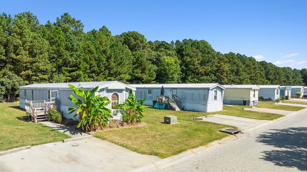 More Photos Of 2022 Keith Ln, Selma Manufactured Housing Mobile Home Park For Sale