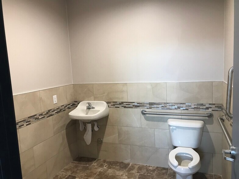 More Photos Of 4250 Simmons St, North Las Vegas Medical For Sale