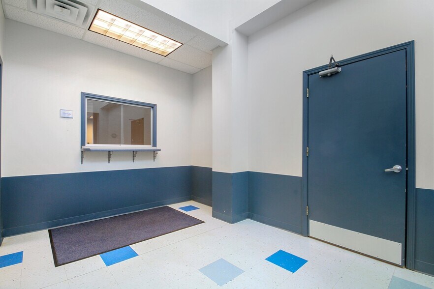 More Photos Of 3100 Independence Sq, West Plains Medical For Lease