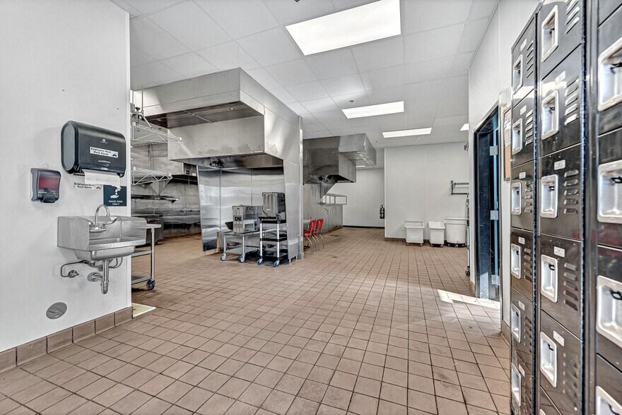 More Photos Of 4280 W Martin Luther King Blvd, Fayetteville Restaurant For Sale