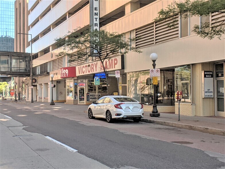 More Photos Of 340 Wabasha St N, Saint Paul Parking Garage For Lease
