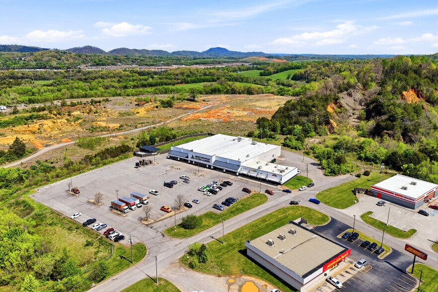 More Photos Of 6213-6221 Riverview Crossing Dr, Knoxville Supermarket For Sale