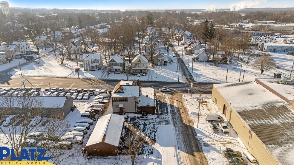 More Photos Of 913 E Market St, Warren Freestanding For Sale
