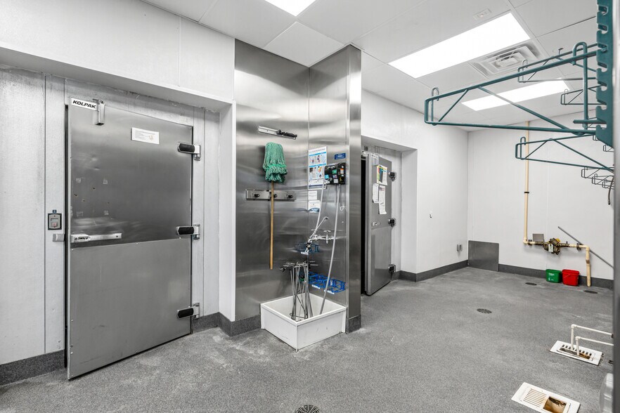 More Photos Of 2900 S Ridgewood Ave, Edgewater Specialty For Lease