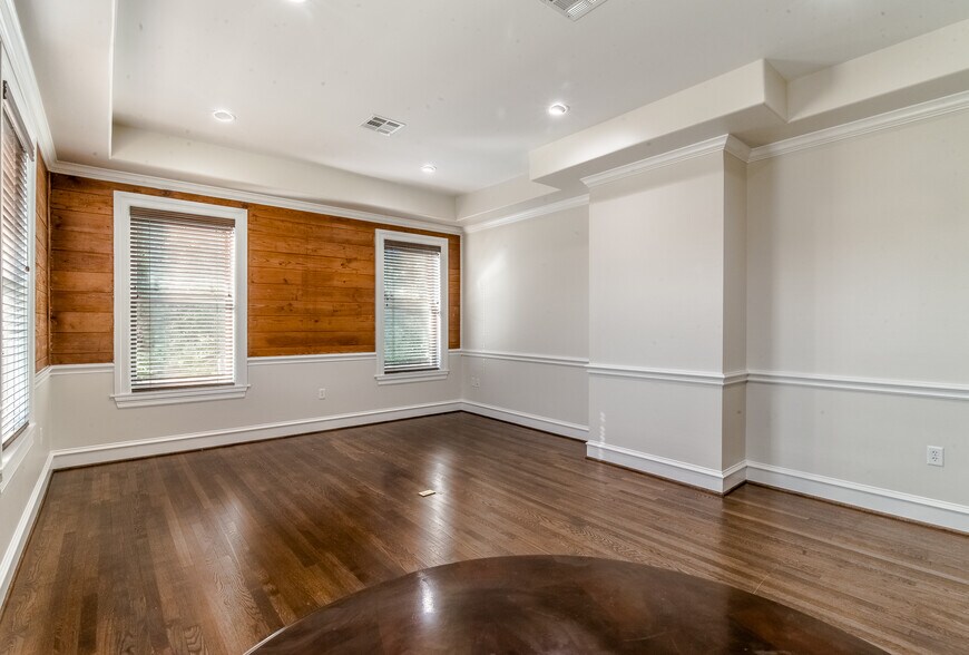 More Photos Of 1214 Elgin St, Houston Medical For Sale