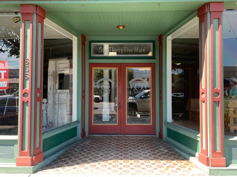Primary Photo Of 635 Main St, Red Bluff General Retail For Sale