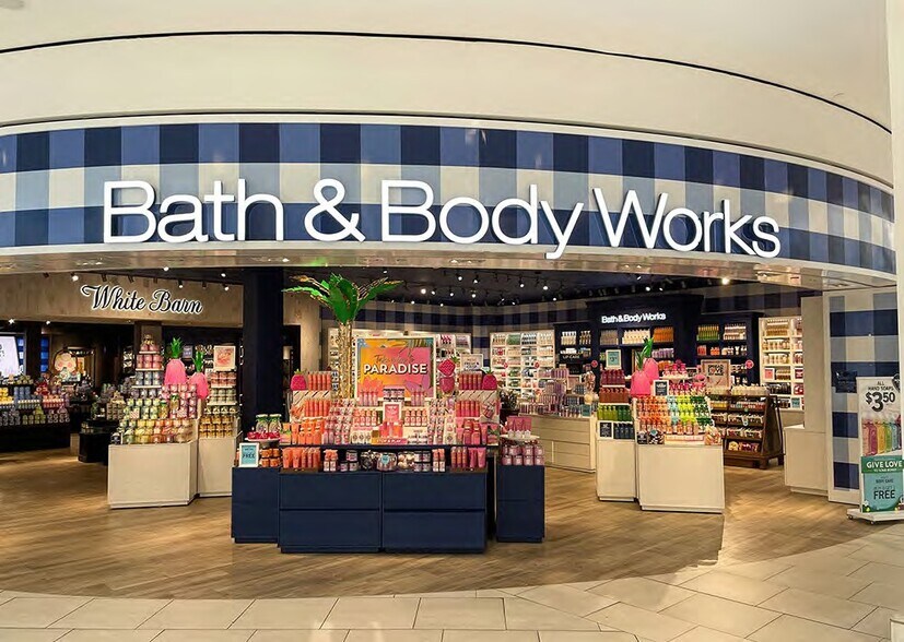 More Photos Of 201 E Magnolia Blvd, Burbank General Retail For Lease