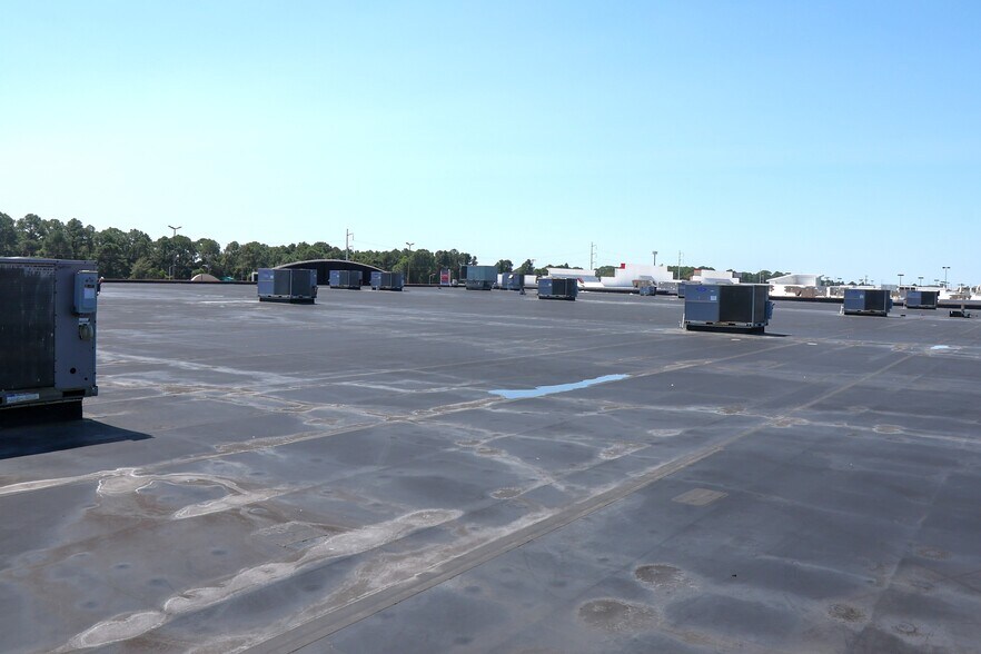 More Photos Of 3943 Denny Ave, Pascagoula General Retail For Lease