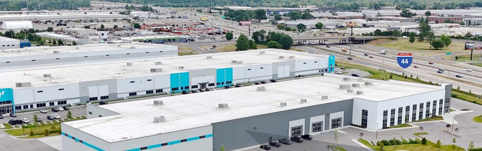 Primary Photo Of 625 N Highway Dr, Fenton Warehouse For Lease