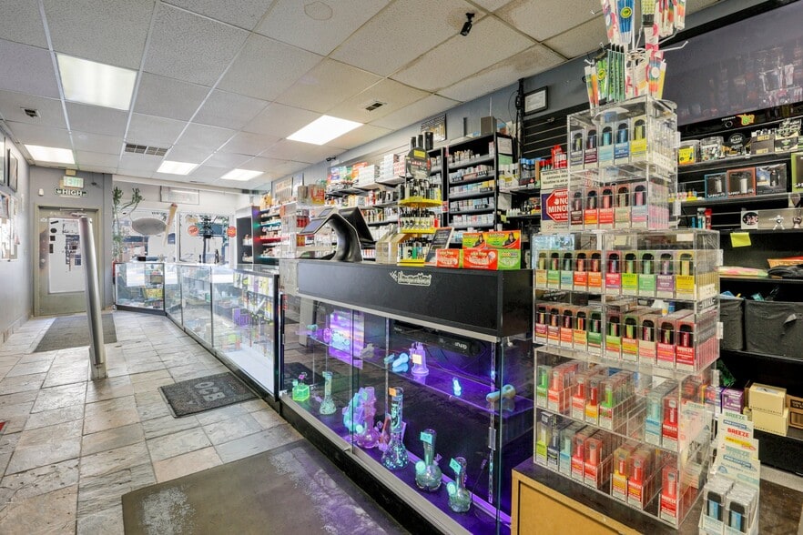 More Photos Of 1186 N High St, Columbus Storefront Retail Office For Sale