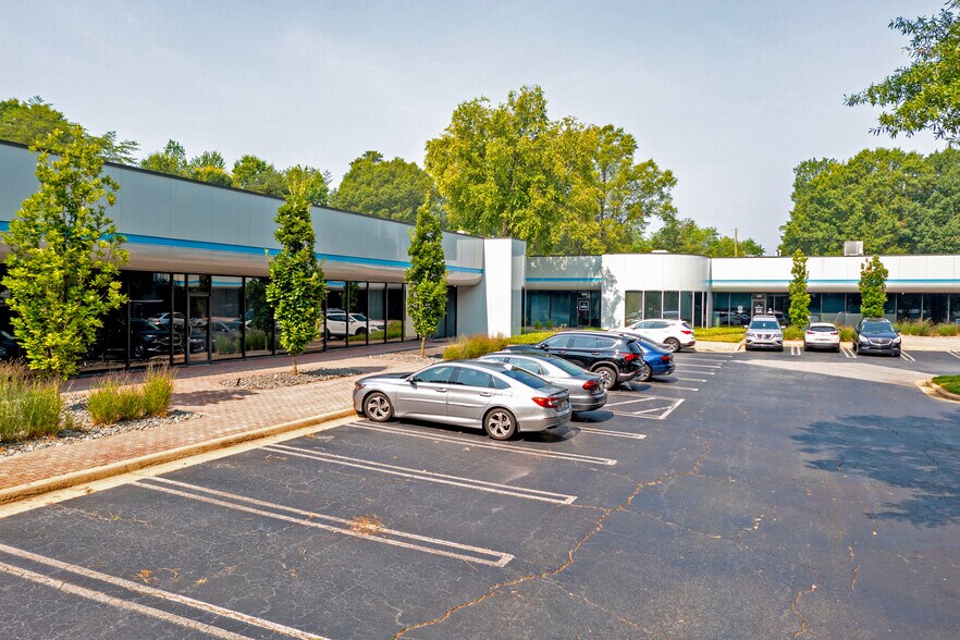 More Photos Of 425 Franklin Gateway SE, Marietta Unknown For Lease