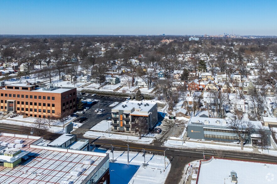 More Photos Of 200 W Gregory Blvd, Kansas City Apartments For Sale