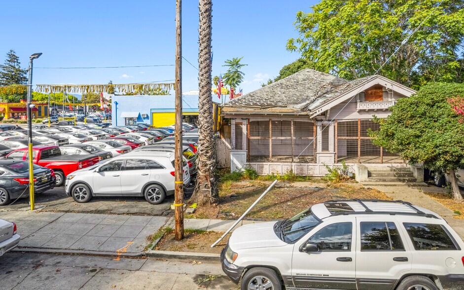 More Photos Of 1555 W San Carlos St, San Jose Auto Dealership For Sale