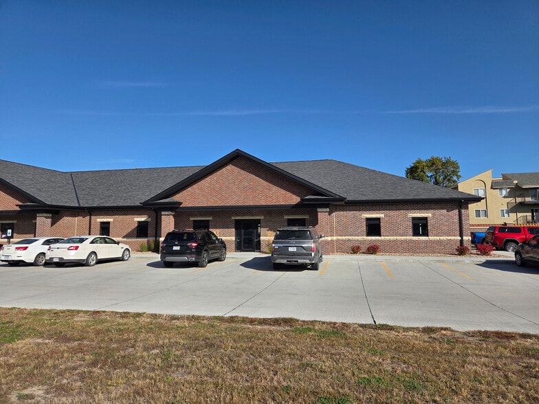 Primary Photo Of 1915 N Webb Rd, Grand Island Medical For Sale