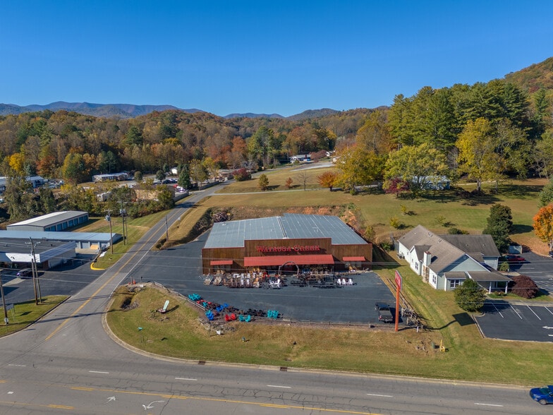 More Photos Of 25 Setser Branch Rd, Franklin Storefront For Sale