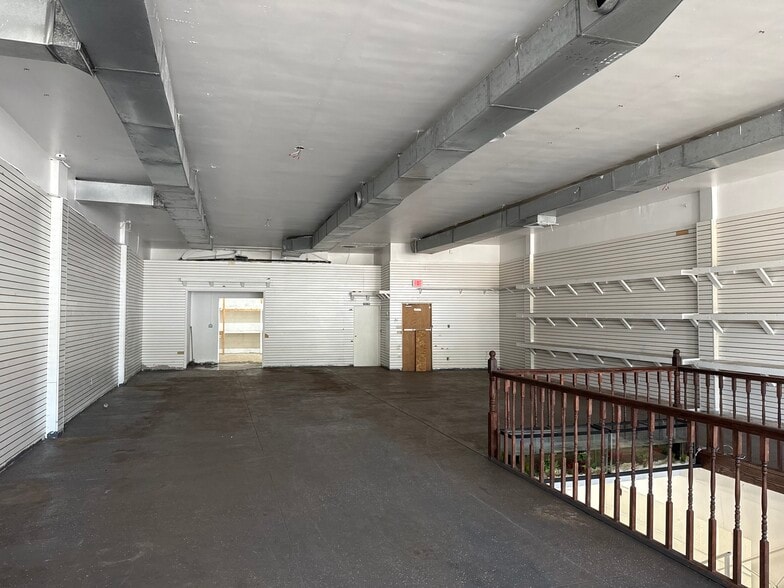 More Photos Of 1081 Hempstead Tpke, Franklin Square Storefront For Lease