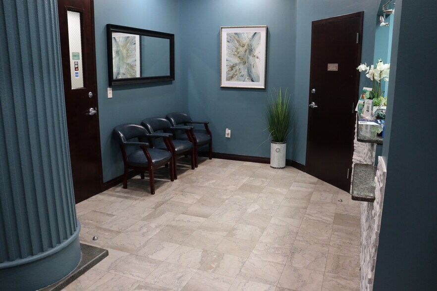 More Photos Of 1507 S Hiawassee Rd, Orlando Medical For Lease