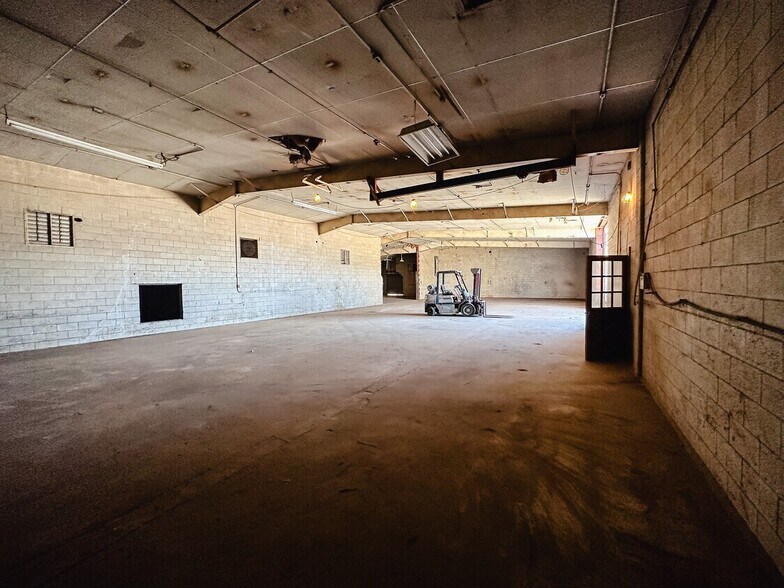 More Photos Of 512 Jones St, Gonzales Warehouse For Sale