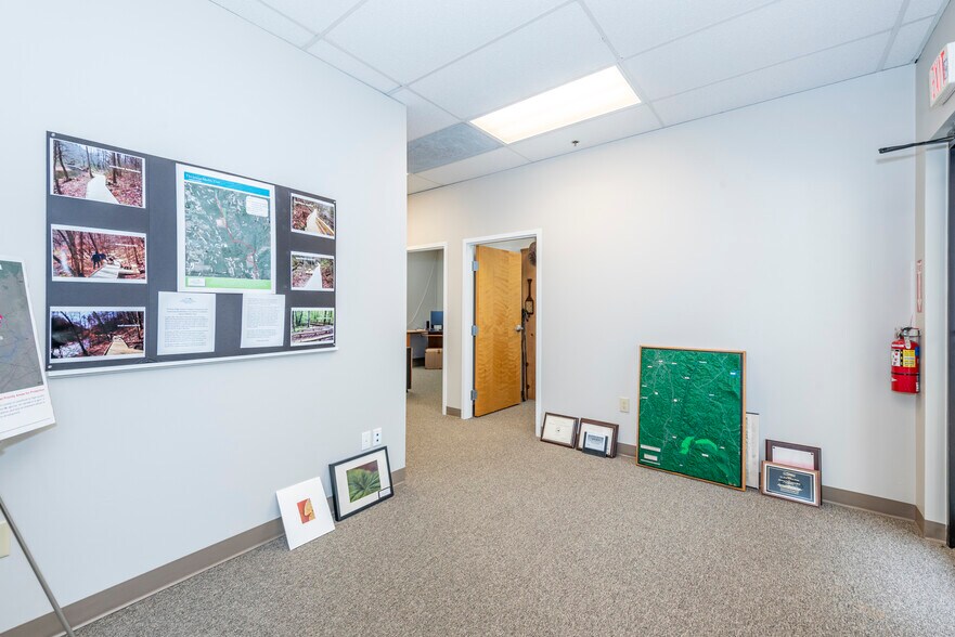 More Photos Of 12 Sammy McGhee Blvd, Jasper Medical For Sale