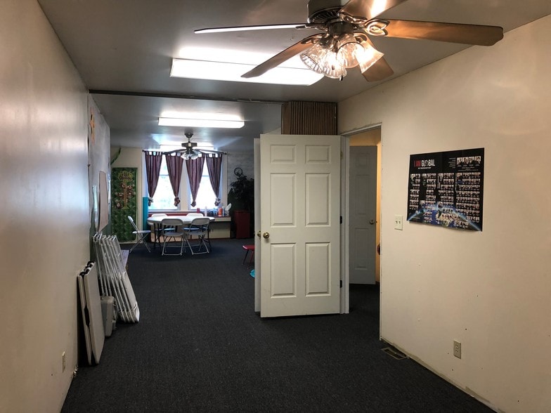 More Photos Of 2951 W 32nd St, Cleveland Specialty For Sale