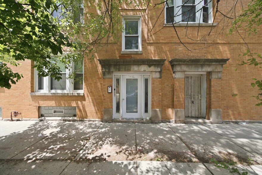 More Photos Of 3901 W Fullerton Ave, Chicago Storefront Retail Residential For Sale