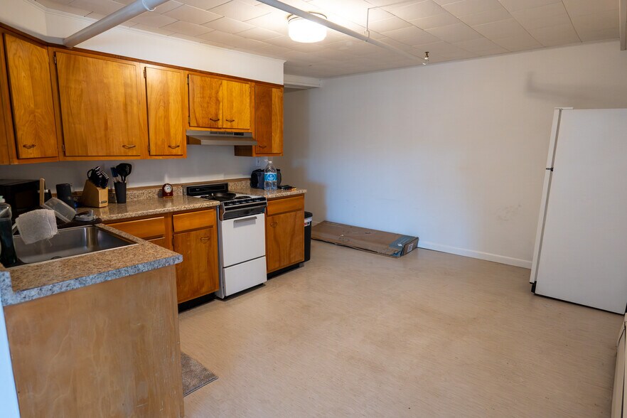 More Photos Of 4 Market Sq, Houlton Office For Sale