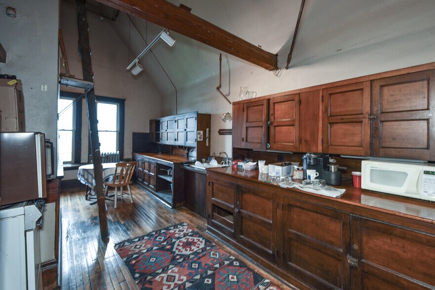 More Photos Of 4403 St Clair Ave, Cleveland Coworking Space