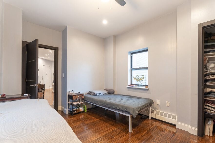 More Photos Of 950-952 Bergen St, Brooklyn Apartments For Sale