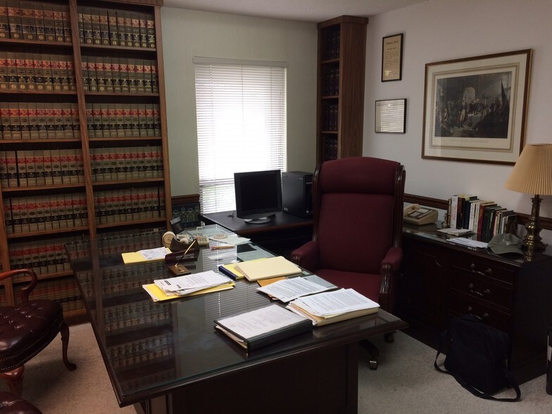 More Photos Of 1326 S Ridgewood Ave, Daytona Beach Office For Lease