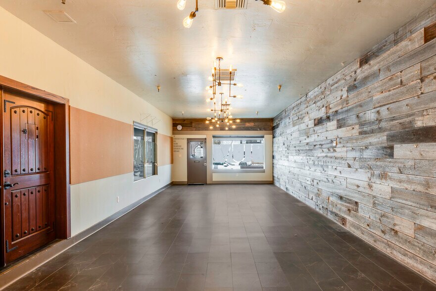 More Photos Of 14572 Big Basin Way, Saratoga Storefront For Lease