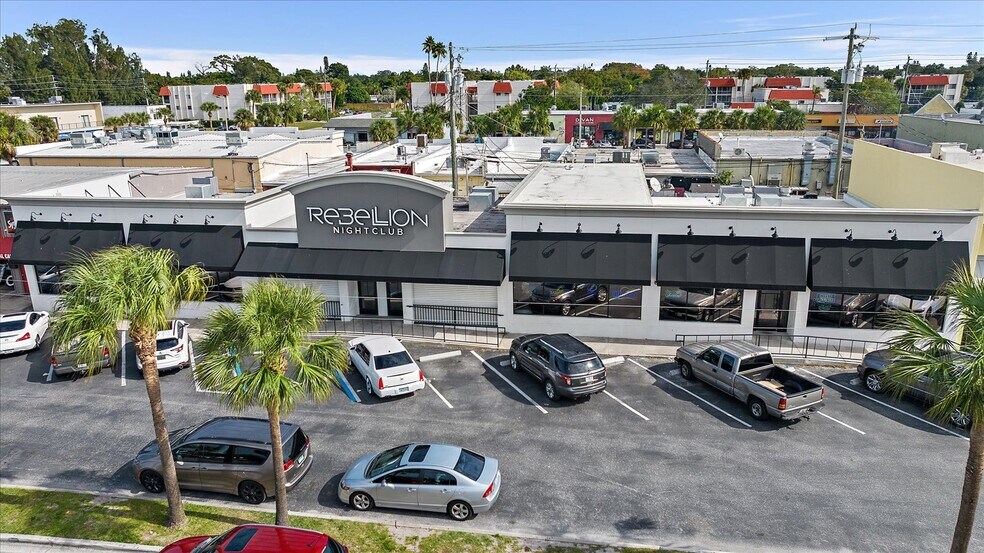 More Photos Of 6523 Gateway Ave, Sarasota Bar For Lease