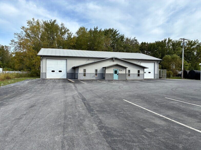 Primary Photo Of 6263 Taft Rd, Syracuse Warehouse For Lease