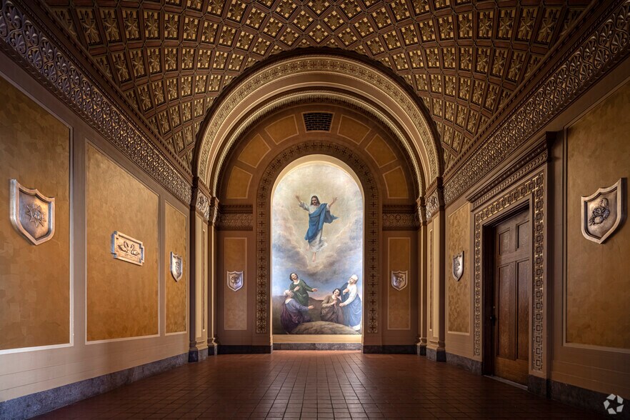 More Photos Of 225 N Charles St, Baltimore Lodge Meeting Hall For Sale