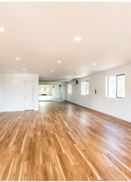 More Photos Of 50 Stutz Bearcat Dr, Sedona Specialty For Lease