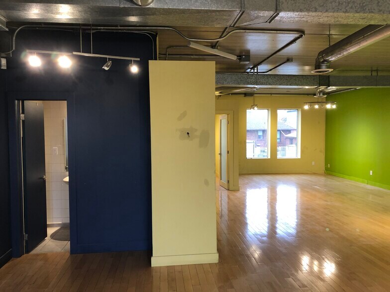 More Photos Of 866 The Queensway, Toronto Office For Lease