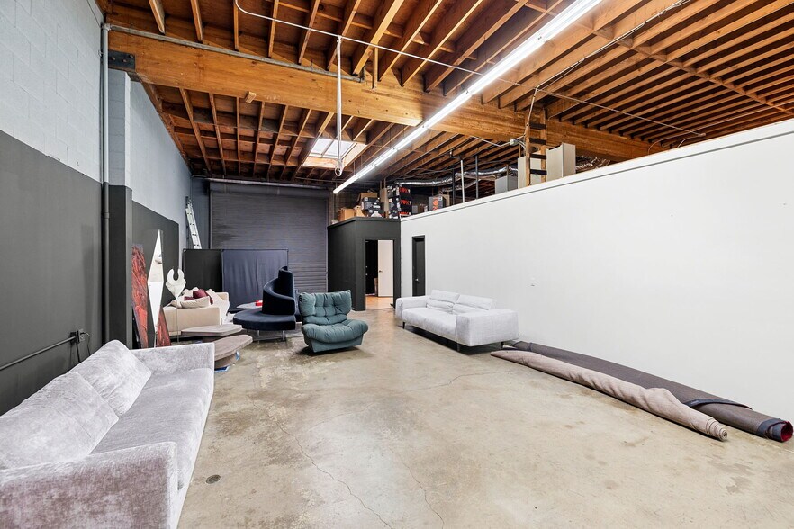 More Photos Of 3364 S Robertson Blvd, Los Angeles Warehouse For Sale