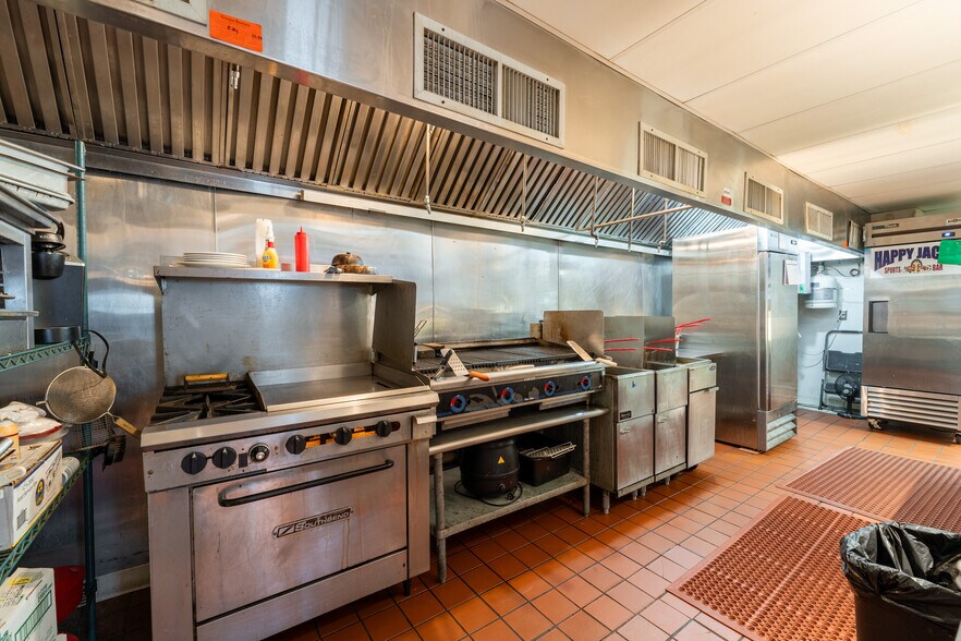 More Photos Of 1019 Norwich Rd, Plainfield Restaurant For Sale