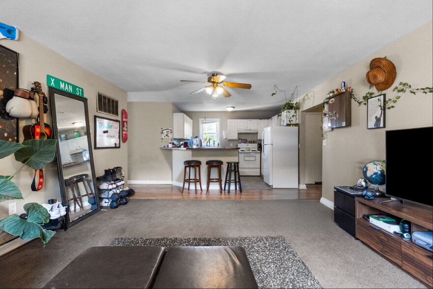 More Photos Of 1119-1123 Merriam Ln, Kansas City Office For Sale