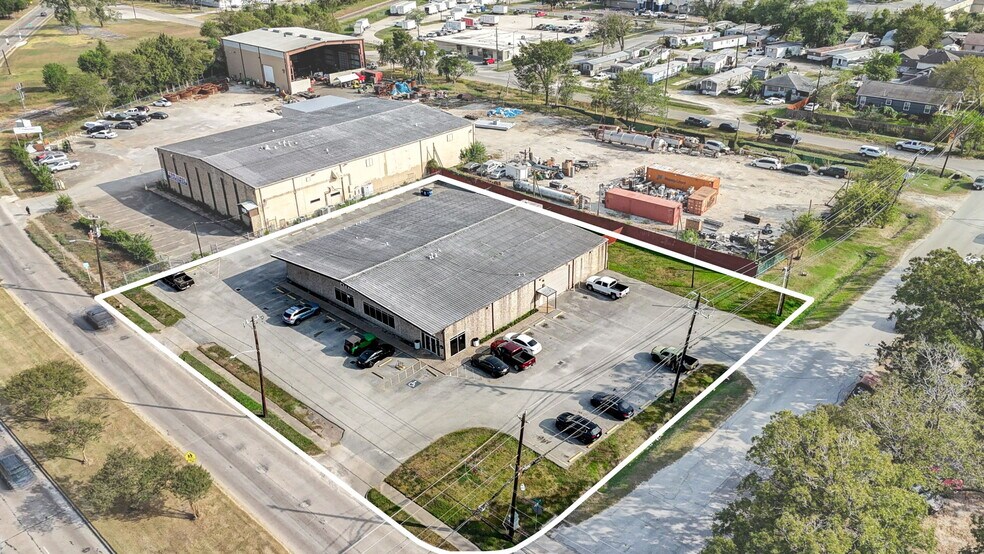 More Photos Of 7510 Lawndale St, Houston Warehouse For Sale